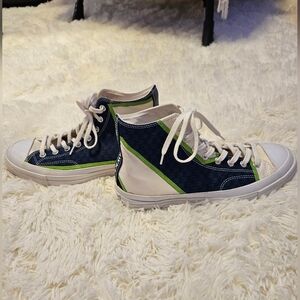 NWOT Unisex High-Top Sneakers - Converse